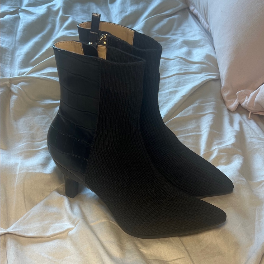 Pashion Footwear Black Textured Ankle Boots